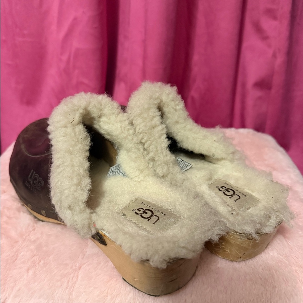 * spring sale zZ* UGG Women's Sheepskin Lined Clogs - Cream and Brown